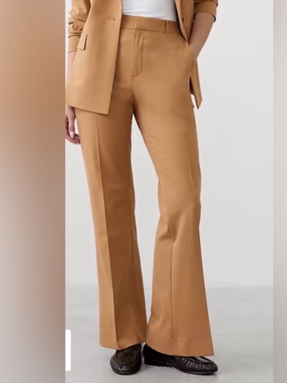 Banana Republic Bootcut Pants Camel color Dress Pants, size 0 petite